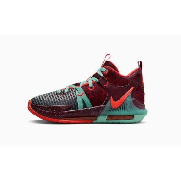 Nike Boys LeBron Witness 7 SE in Night Maroon size‎ 13C - Picture 1 of 7